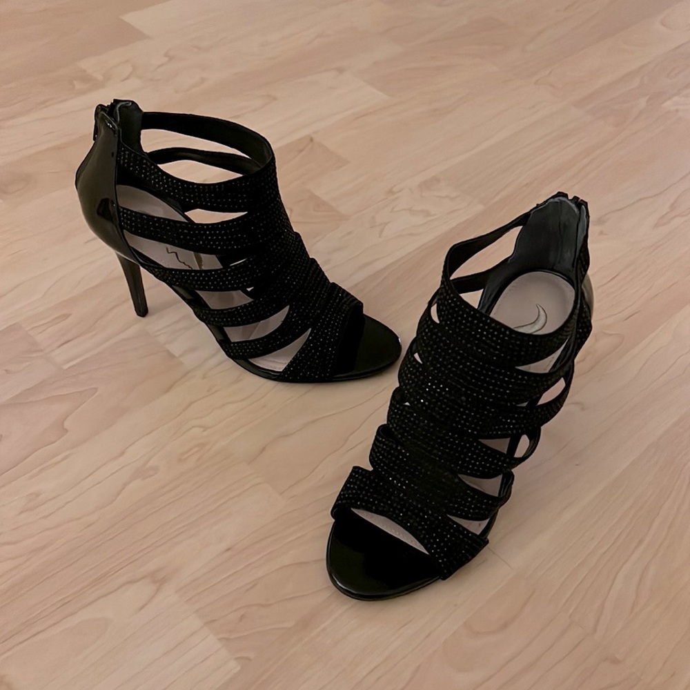 Beautiful Sz. 8.5 Nina studded strappy stiletto heels